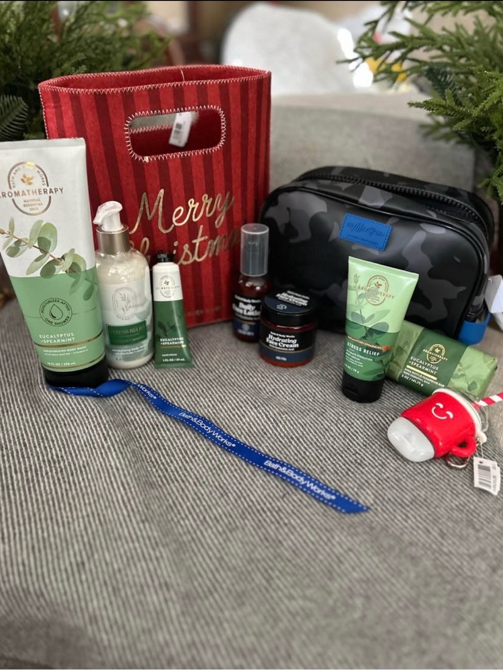 Bath and Body Works Personal Care Aromatherapy Set w/Toiletry Bag